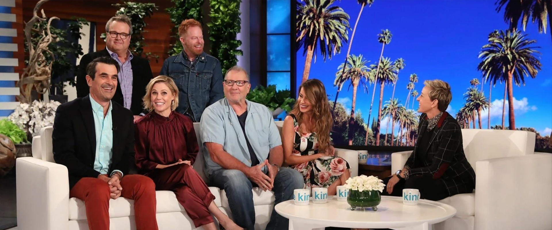 ⁣Modern Family Cast on First Impressions of Each Other and Growing Up on the Show (FULL INTERVIEW) 